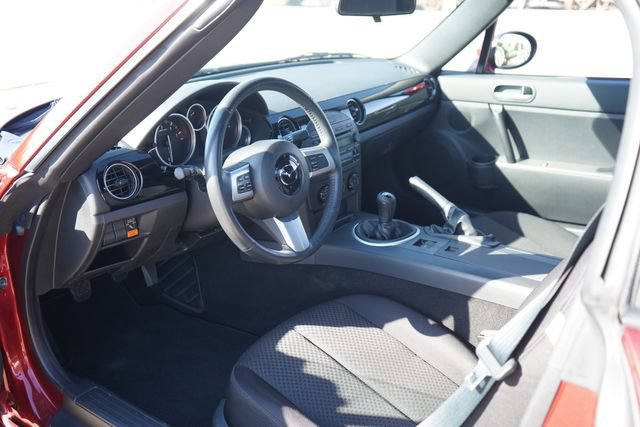 Used 2006 MAZDA MX-5 Miata Sport w/ Appearance Pkg RWD image 55