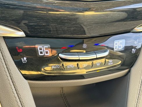 Certified 2023 Cadillac XT6 Premium Luxury image 27