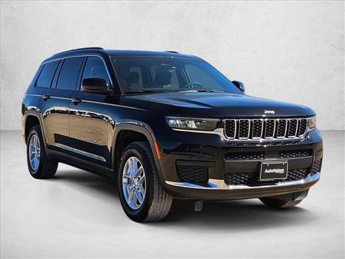Used 2025 Jeep Grand Cherokee L Laredo RWD image 3