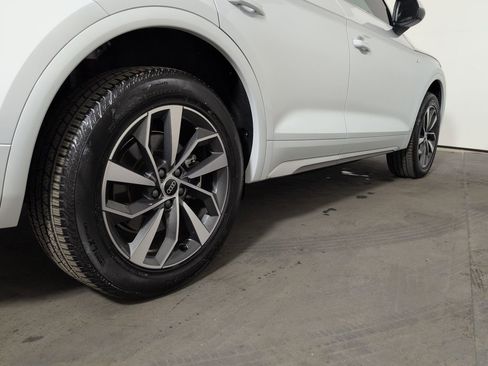 Certified 2024 Audi Q5 2.0T Premium image 3