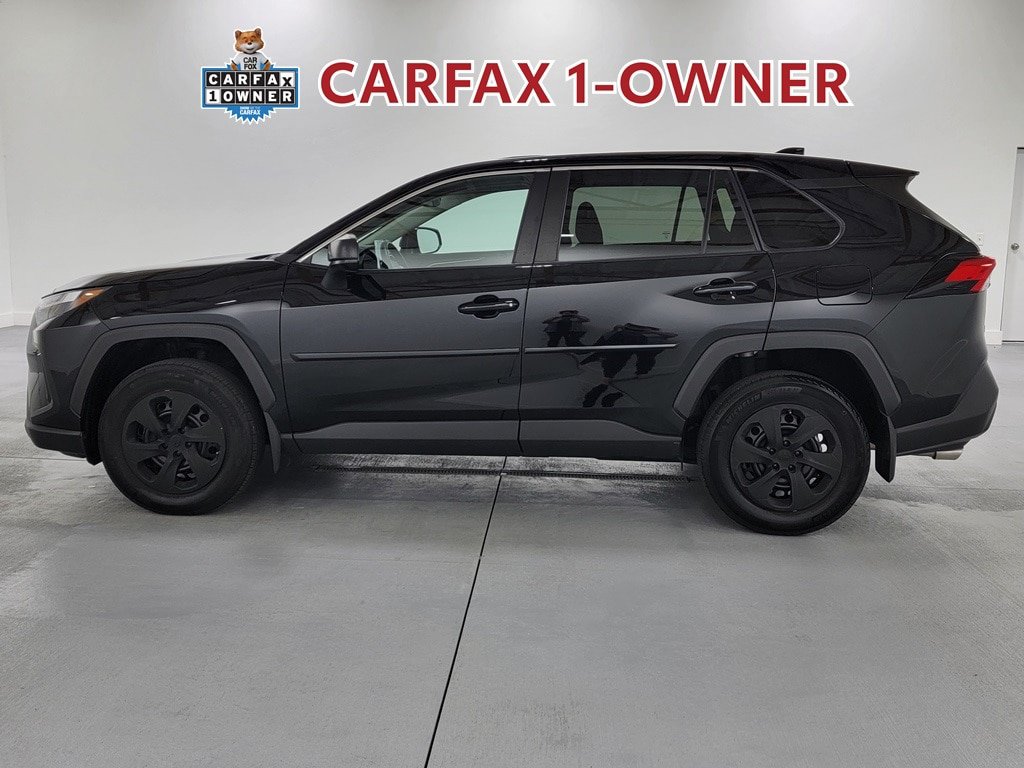 Certified 2023 Toyota RAV4 LE AWD/4WD image 5