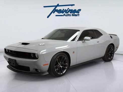 Used 2021 Dodge Challenger R/T Scat Pack RWD image 9
