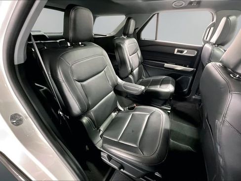 Used 2024 Ford Explorer XLT w/ Equipment Group 202A AWD/4WD image 25