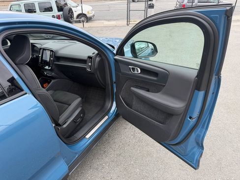 Used 2023 Volvo C40 P8 Recharge Plus w/ Protection Package Premier AWD/4WD image 33