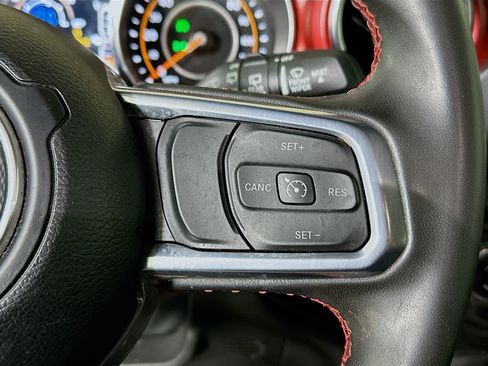 Used 2023 Jeep Wrangler Unlimited Rubicon AWD/4WD image 17