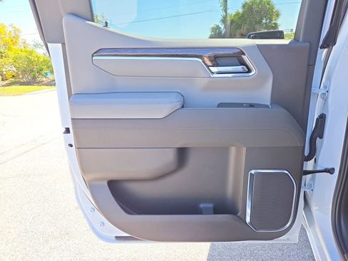 New 2026 GMC Sierra 1500 SLE w/ Max Trailering Package AWD/4WD image 9