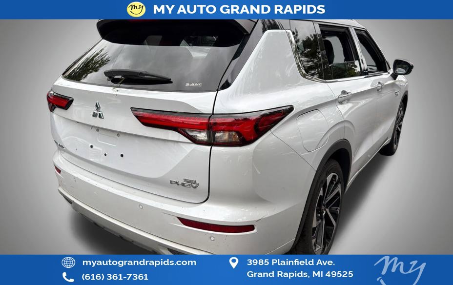 Used 2023 Mitsubishi Outlander SEL AWD/4WD image 4