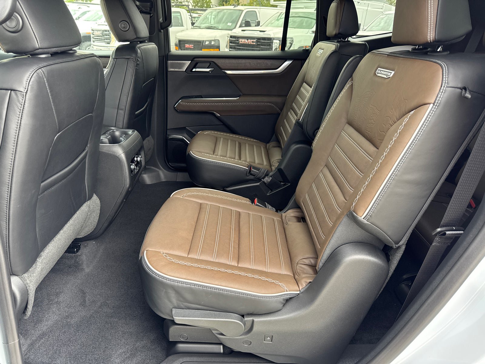 Used 2026 GMC Acadia Denali Ultimate w/ LPO, Floor Liner Package AWD/4WD image 22