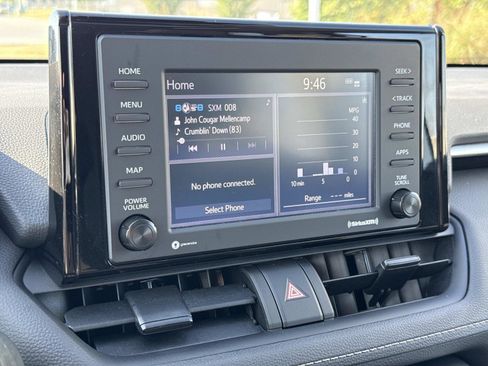 Used 2022 Toyota RAV4 XLE image 4