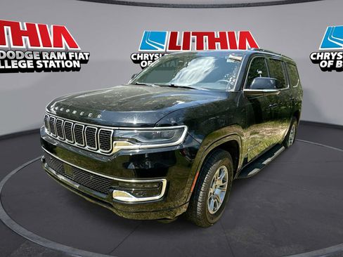 Used 2023 Jeep Wagoneer 4WD image 1