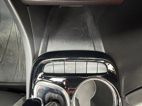 Used 2023 Buick Encore GX Essence w/ Experience Buick Package FWD image 21