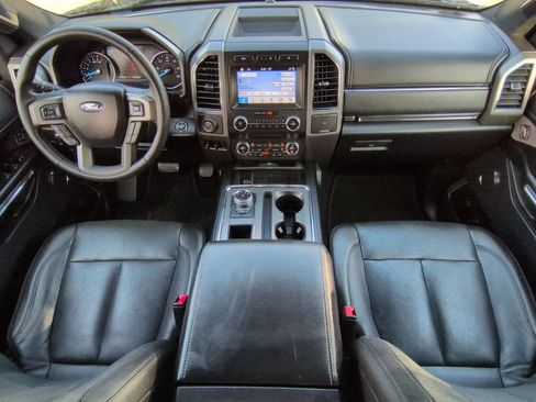 Used 2018 Ford Expedition XLT w/ Equipment Group 202A RWD image 15