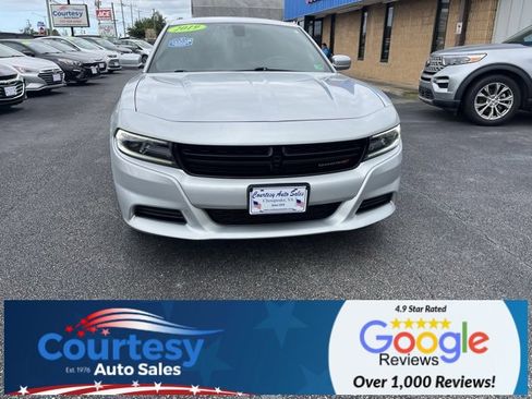 Used 2019 Dodge Charger SXT image 4