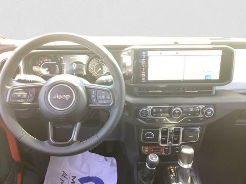 New 2025 Jeep Gladiator Willys image 10