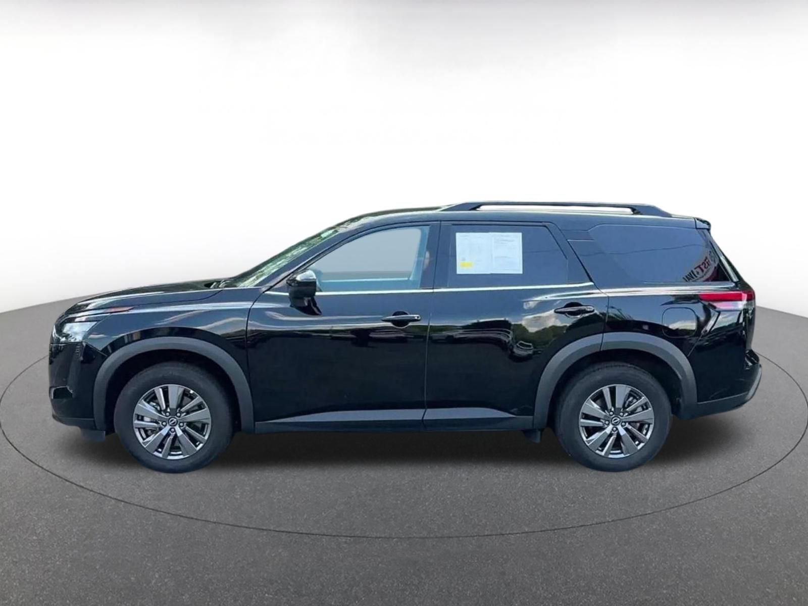 Used 2026 Nissan Pathfinder SV FWD image 8