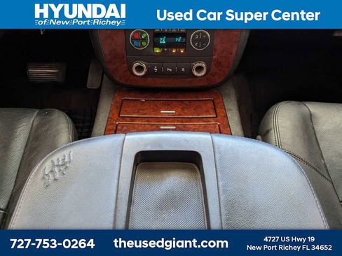 Used 2011 Chevrolet Tahoe LTZ AWD/4WD image 25