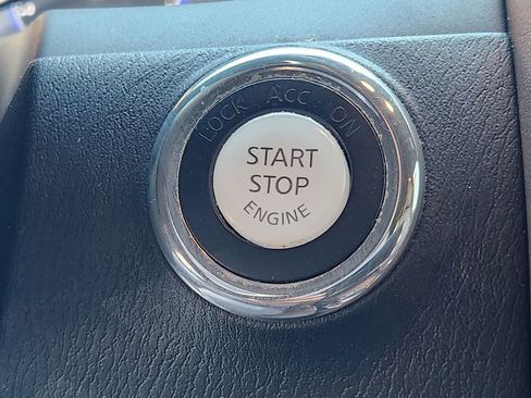 Used 2016 INFINITI QX80 Limited w/ All Season Package image 21