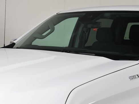 Used 2025 Chevrolet Silverado 1500 LT image 12