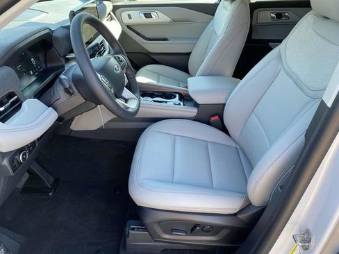 New 2026 Ford Explorer Active image 12