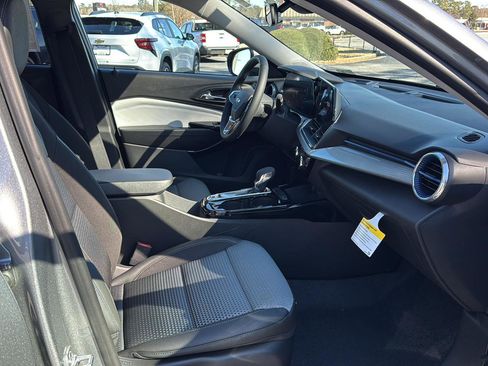 New 2026 Chevrolet Trax LT w/ Driver Confidence Package image 10