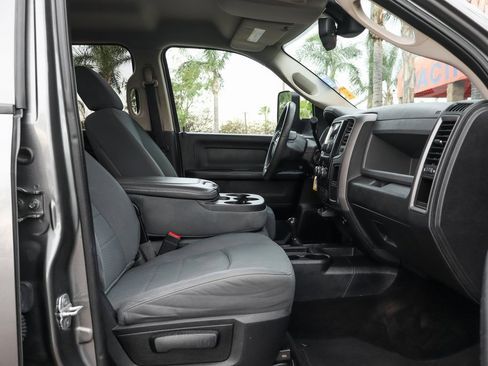 Used 2013 RAM 2500 Tradesman w/ Chrome Appearance Group image 34