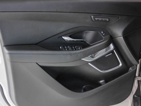 Used 2020 Jaguar E-PACE SE image 24