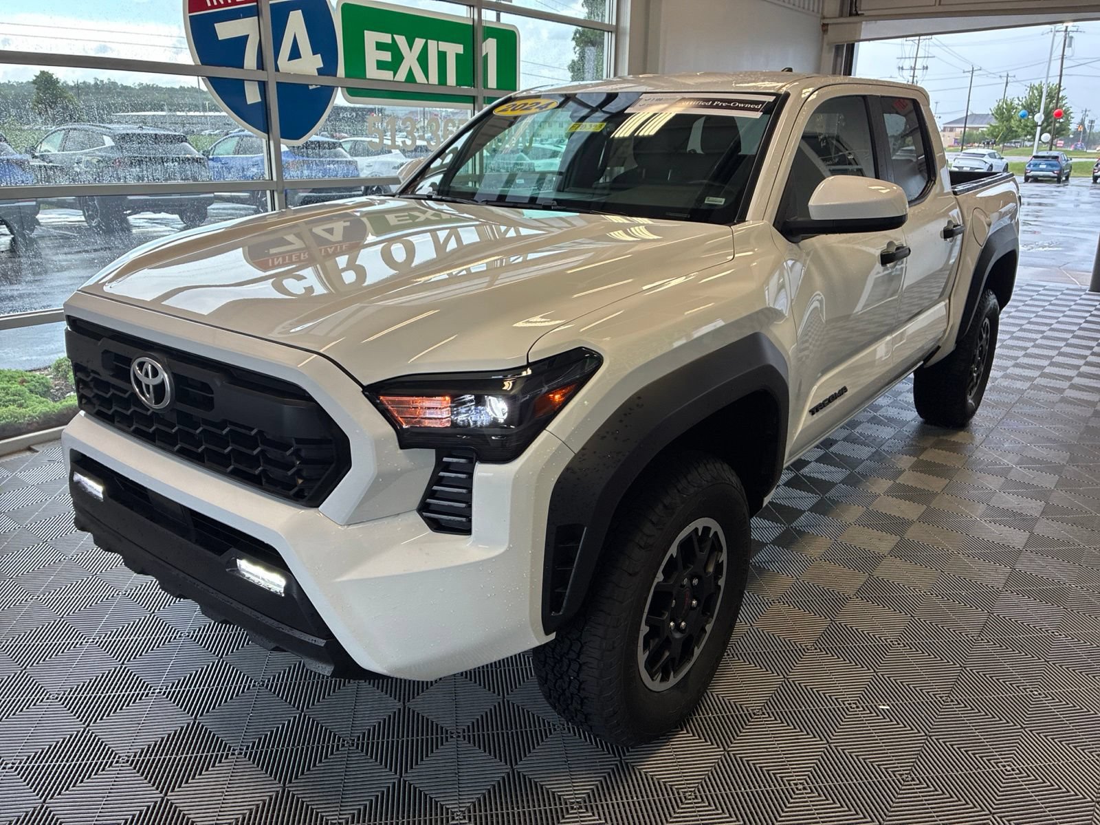Used 2024 Toyota Tacoma TRD Off-Road AWD/4WD image 3