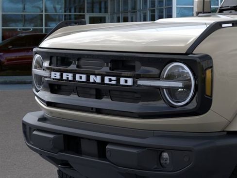 New 2026 Ford Bronco Outer Banks AWD/4WD image 19