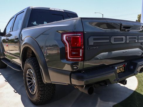 Used 2019 Ford F150 Raptor w/ Equipment Group 802A Luxury AWD/4WD image 11