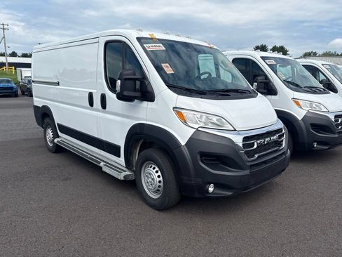 Used 2025 RAM ProMaster 2500 w/ U-Haul Equipment Group FWD image 2