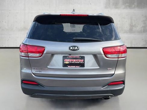 Used 2016 Kia Sorento LX image 6
