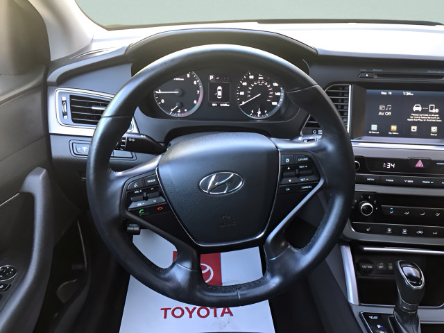 Used 2017 Hyundai Sonata Sport w/ Value Edition Package 02 FWD image 11