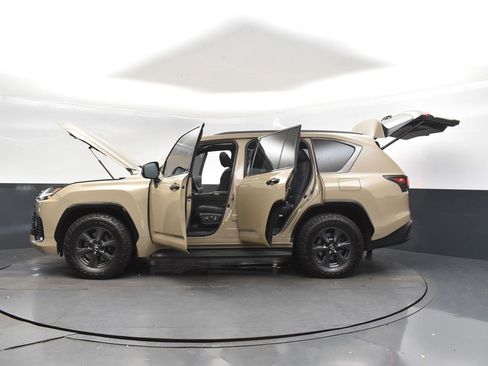 Used 2025 Lexus LX 700h Overtrail image 50