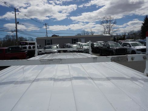 Used 2018 Chevrolet Express 2500 w/ Driver Convenience Package RWD image 8