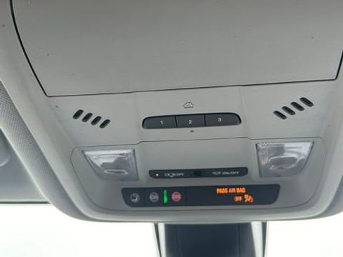 Used 2022 Chevrolet Blazer LT image 30