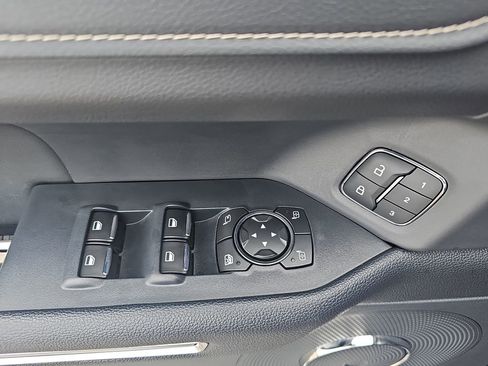 Used 2022 Ford Expedition XLT RWD image 28
