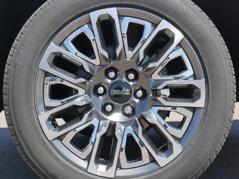 Used 2025 GMC Sierra 1500 Denali Ultimate AWD/4WD image 17