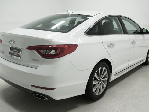 Used 2016 Hyundai Sonata Sport w/ Option Group 03 FWD image 4
