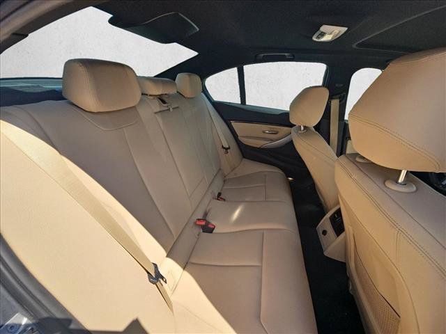 Used 2018 BMW 340i Sedan RWD image 17