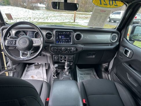 Used 2021 Jeep Wrangler Unlimited Sahara w/ Uconnect 4C Nav & Sound Group AWD/4WD image 31