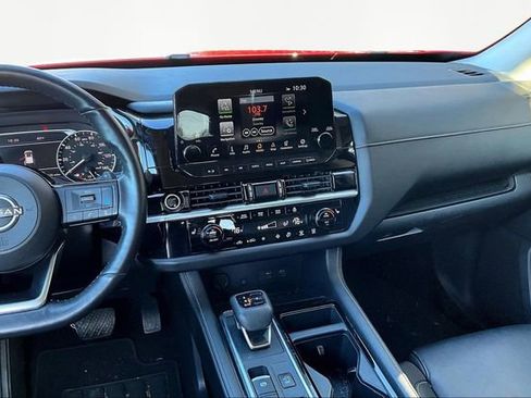 Used 2023 Nissan Pathfinder SL image 9