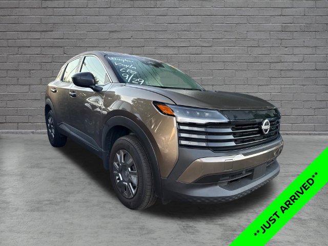 Used 2025 Nissan Kicks S FWD image 1