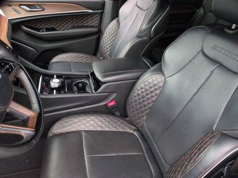 Certified 2024 Jeep Grand Cherokee L Summit AWD/4WD image 17