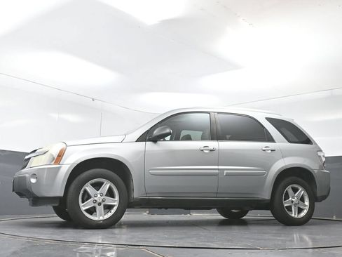 Used 2005 Chevrolet Equinox LT w/ Preferred Equipment Group AWD/4WD image 51