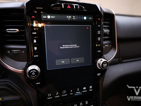 Used 2024 RAM 2500 Big Horn w/ Night Edition image 32