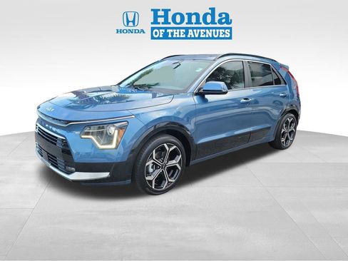 Used 2023 Kia Niro EX Touring FWD image 2