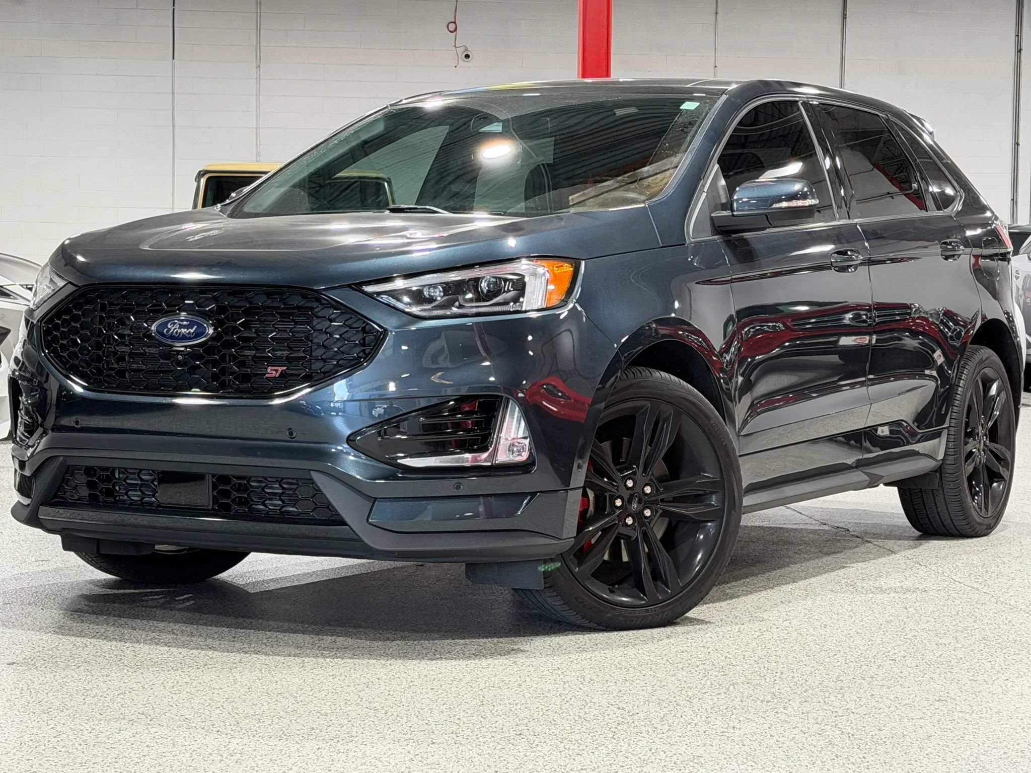 Used 2022 Ford Edge ST w/ Equipment Group 401A AWD/4WD image 2