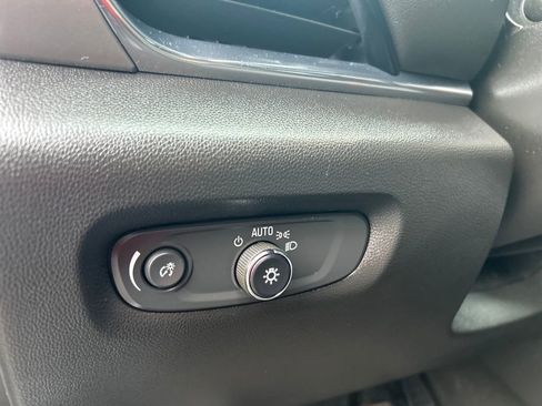 Certified 2023 Chevrolet Traverse LT image 26