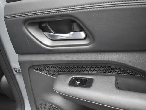 Used 2023 Nissan Ariya AWD image 20