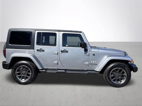Used 2018 Jeep Wrangler Unlimited Sahara AWD/4WD image 5